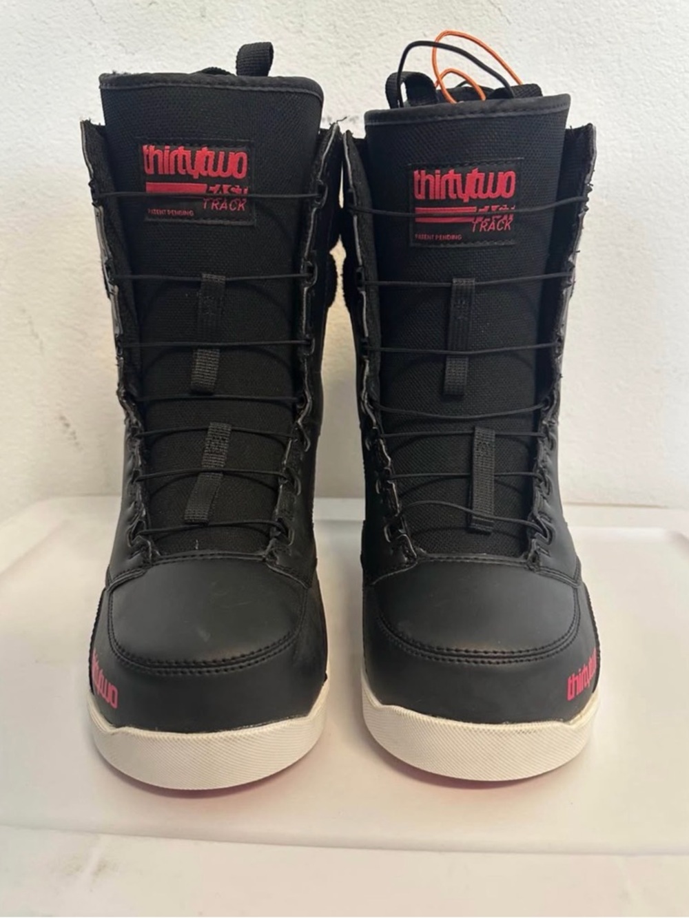 thirtytwo sz 7.5 Women's Snowboard Boots
